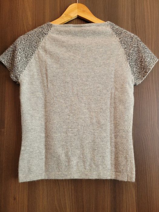 Маркова грейка Crew Clothing с подарък 2 блузки на ТОП цена