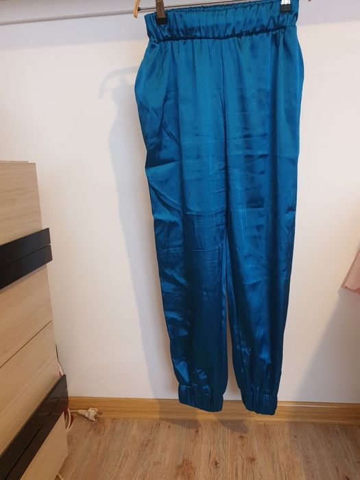 Дамски стилен панталон и спортно елегантен гащеризон!