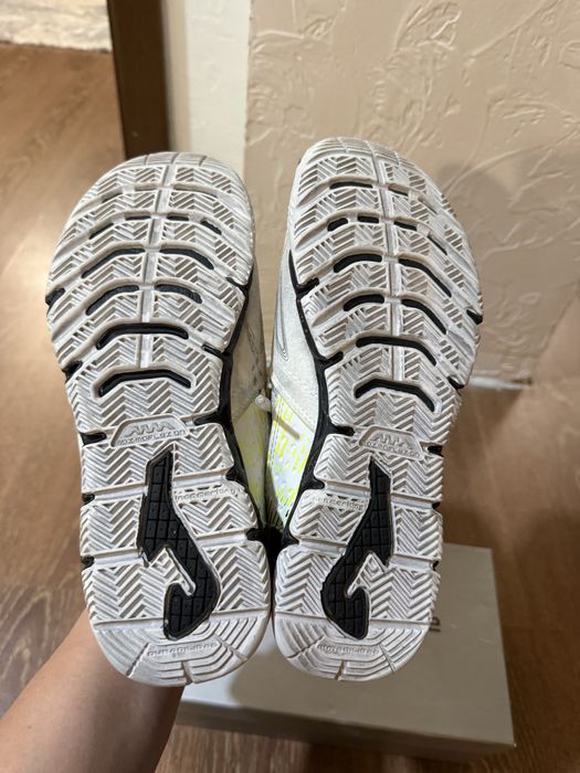 Джома футзалки б/у 40р