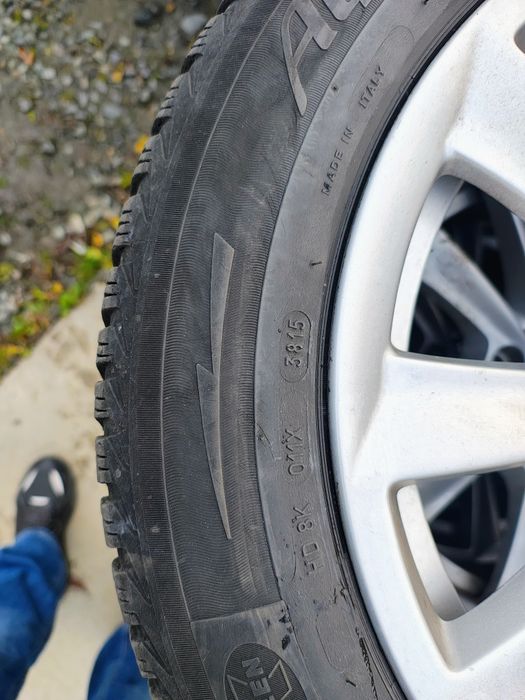 Vând anvelope Michelin 225/55r17
