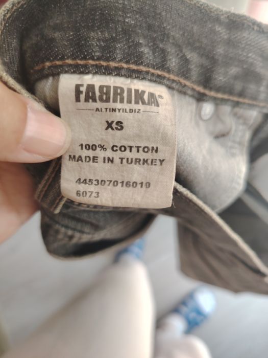 Дънкова пола, черна с бродерия