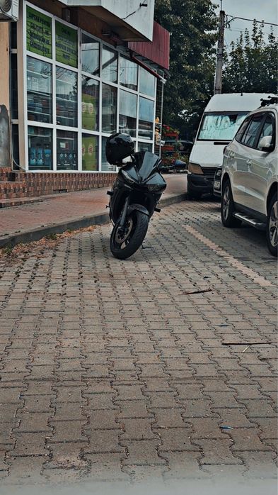Vând yamaha  YZF r6