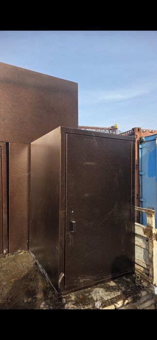 Продам железные сейфы