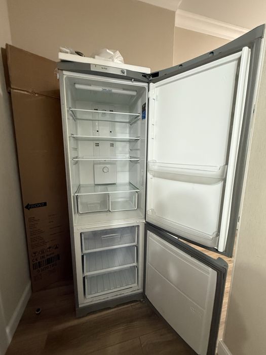 Б/у Холодильник Indesit высота 185 см