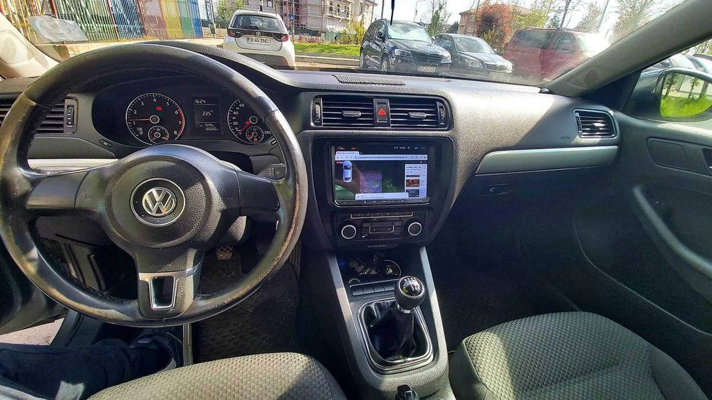 VOLKSWAGEN Jetta 2012 — imagine 5