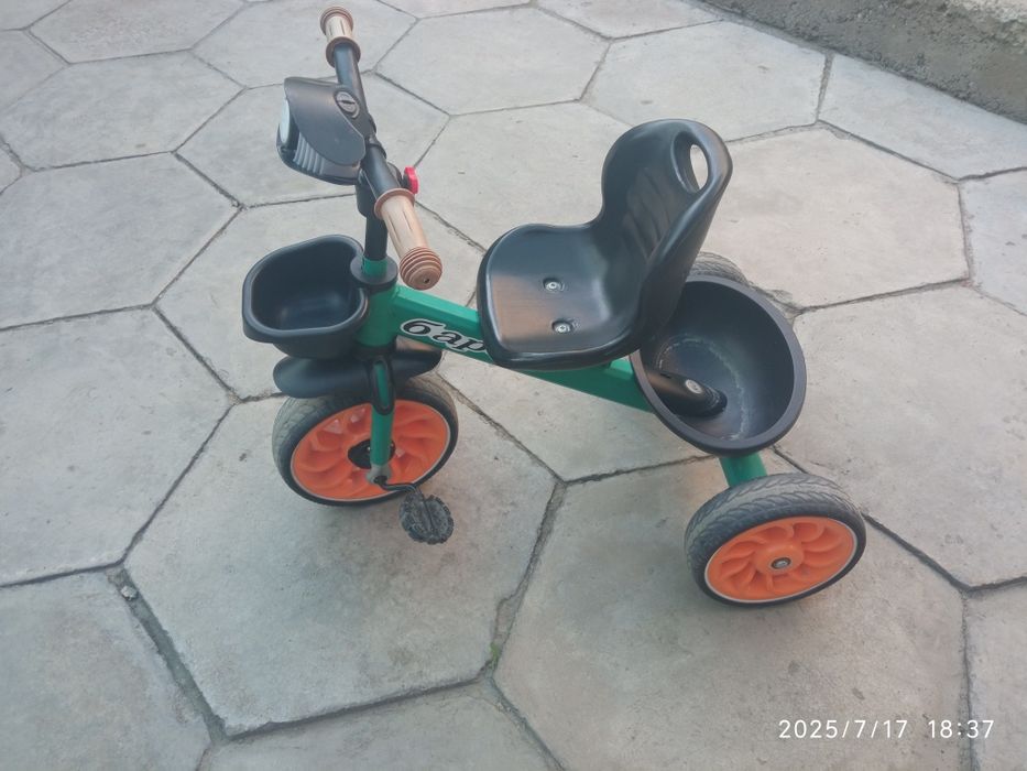 Детский трёхколёсный велосипед