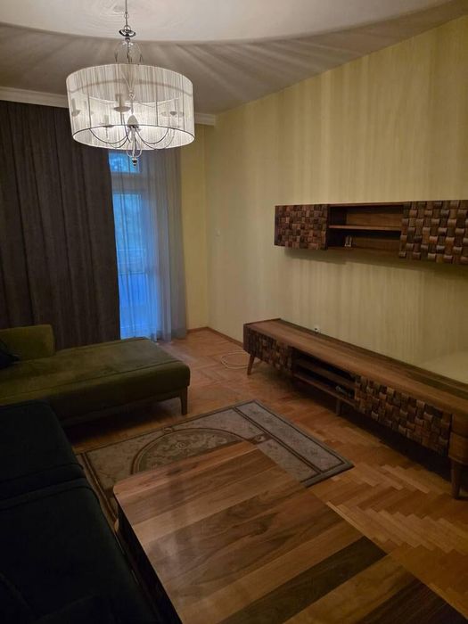 Дава се под наем Тристаен апартамент в София, Младост 1 - 117 кв.м за 749 € - Снимка #3