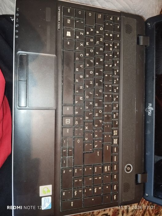 Ноутбук FUJITSU AH512