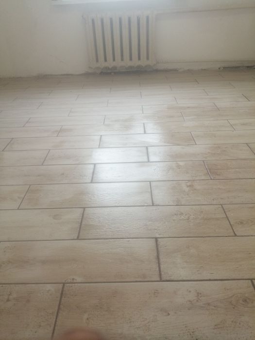 Мастер уневерсал поклейка обоев и тд.