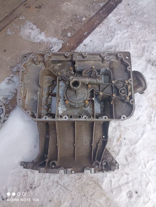 Поддон на Ауди 100  2,6 2,8