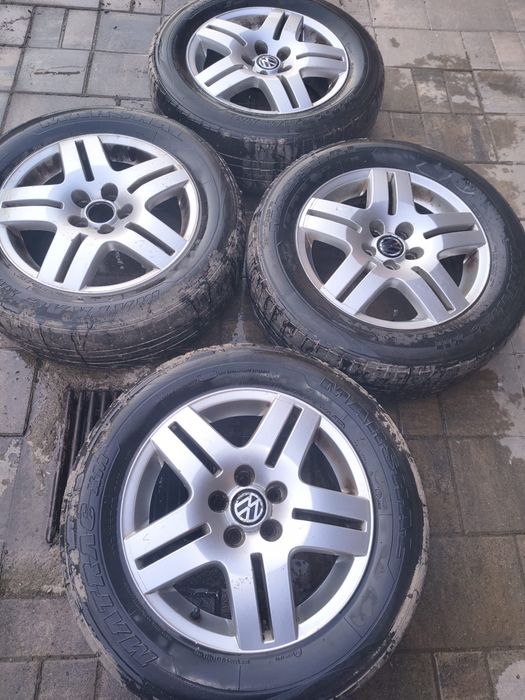 4 jante de aluminiu originale VW Golf IV