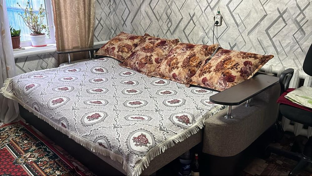 Диван в хорошем состоянии