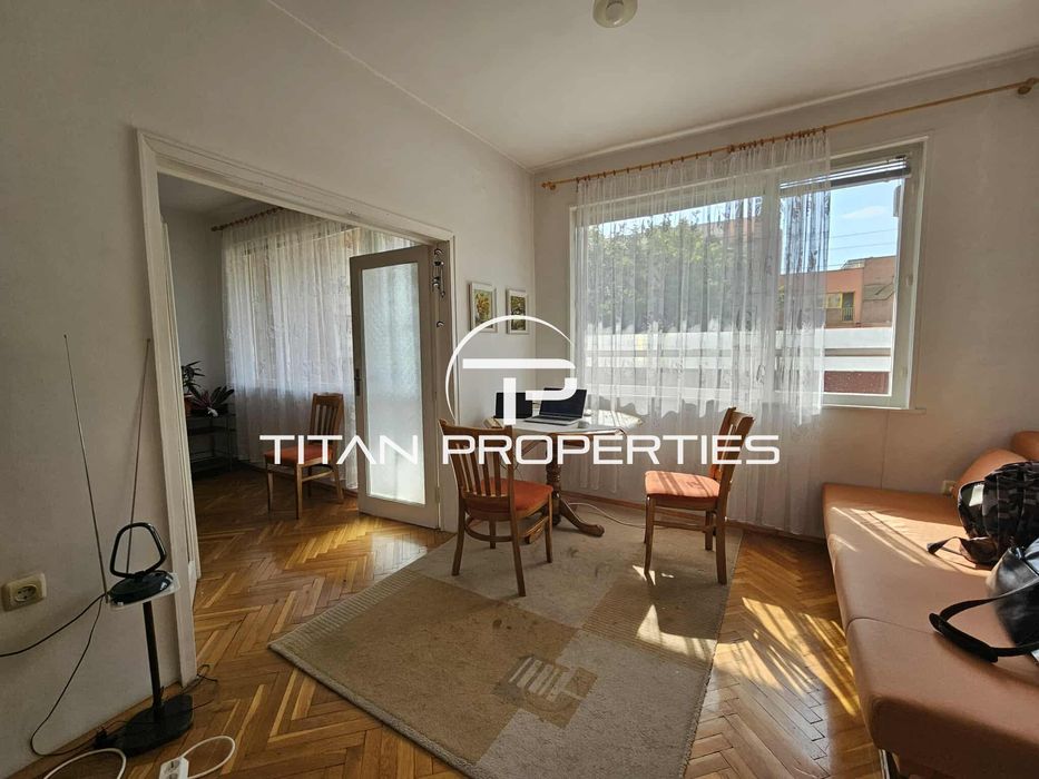 Четиристаен апартамент, под наем, Център