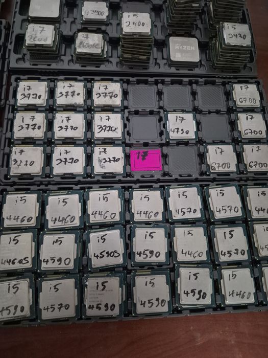 Procesoare i-uri,preturi bune, merita vazut!