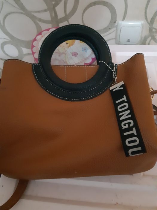 Продам женскую сумочку