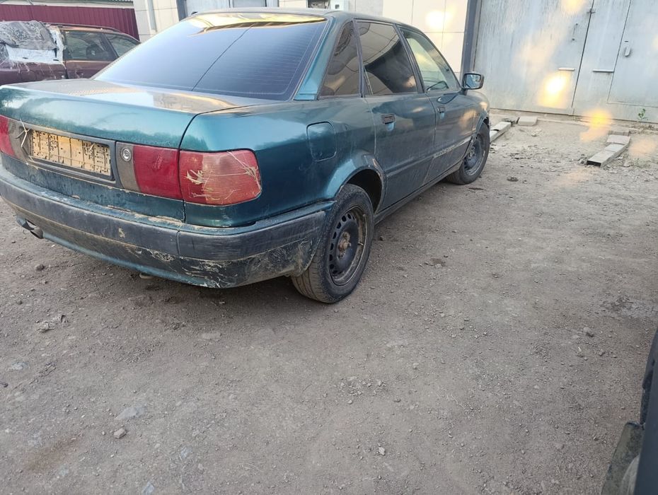 По запчастям продаётся Ауди 80 Б4