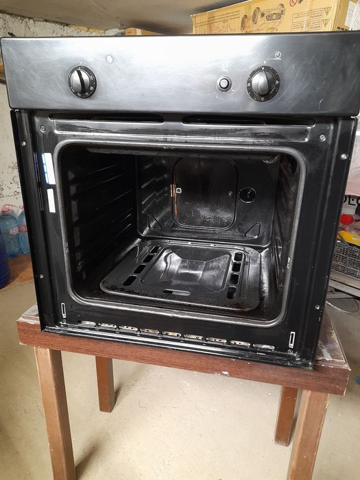 Cuptor electric+gaz incorporabil Indesit