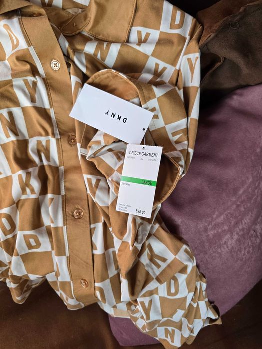 Нова пижамата от две части на DKNY