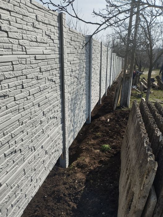 Vând gard din beton