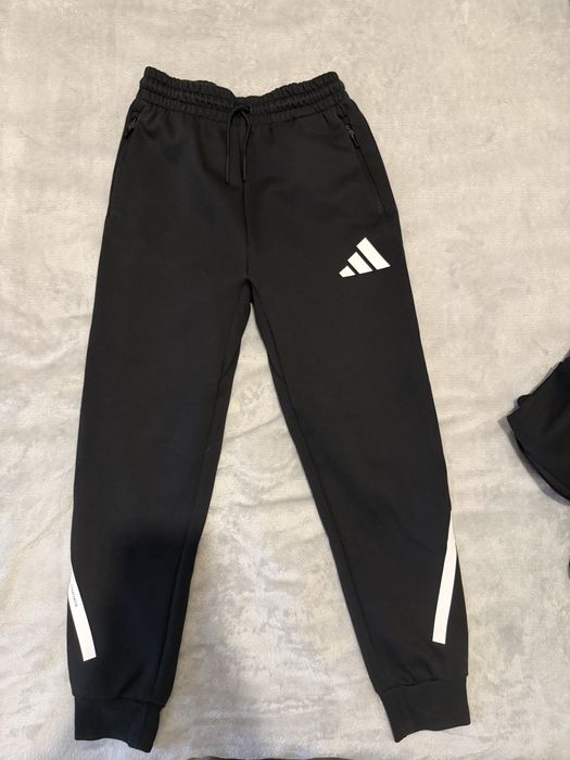 Спортен комплект Adidas