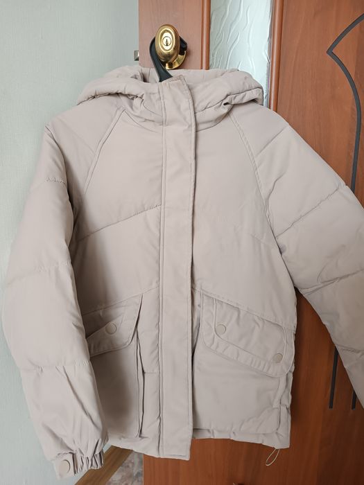 Продам куртки на девочку