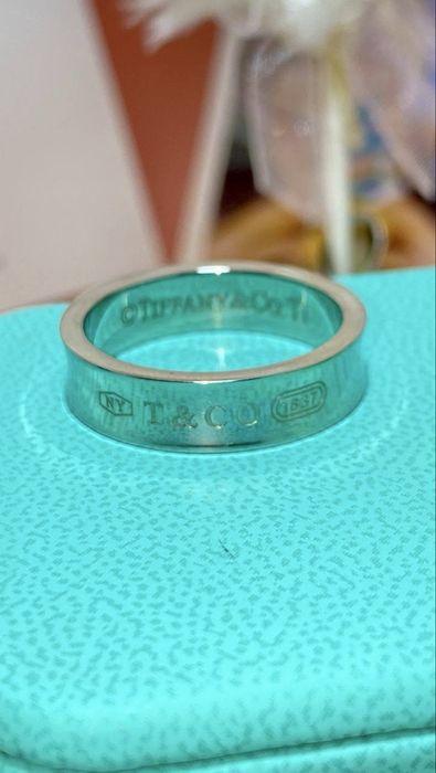 Кольцо Tiffany & Co. — мужская классика