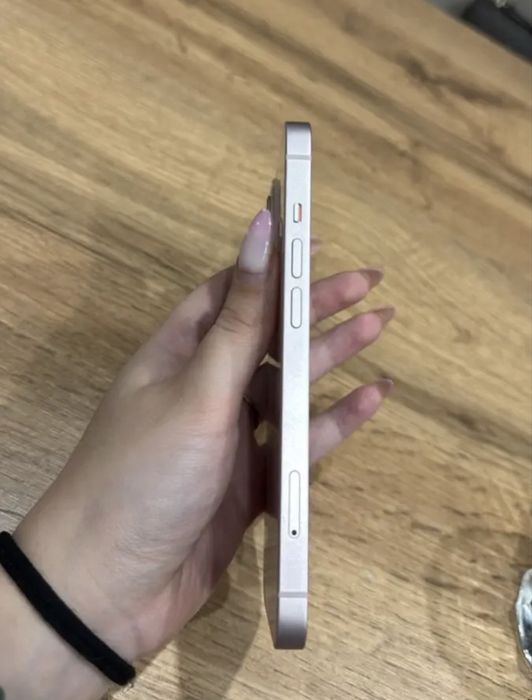 Iphone 13 розового цвета