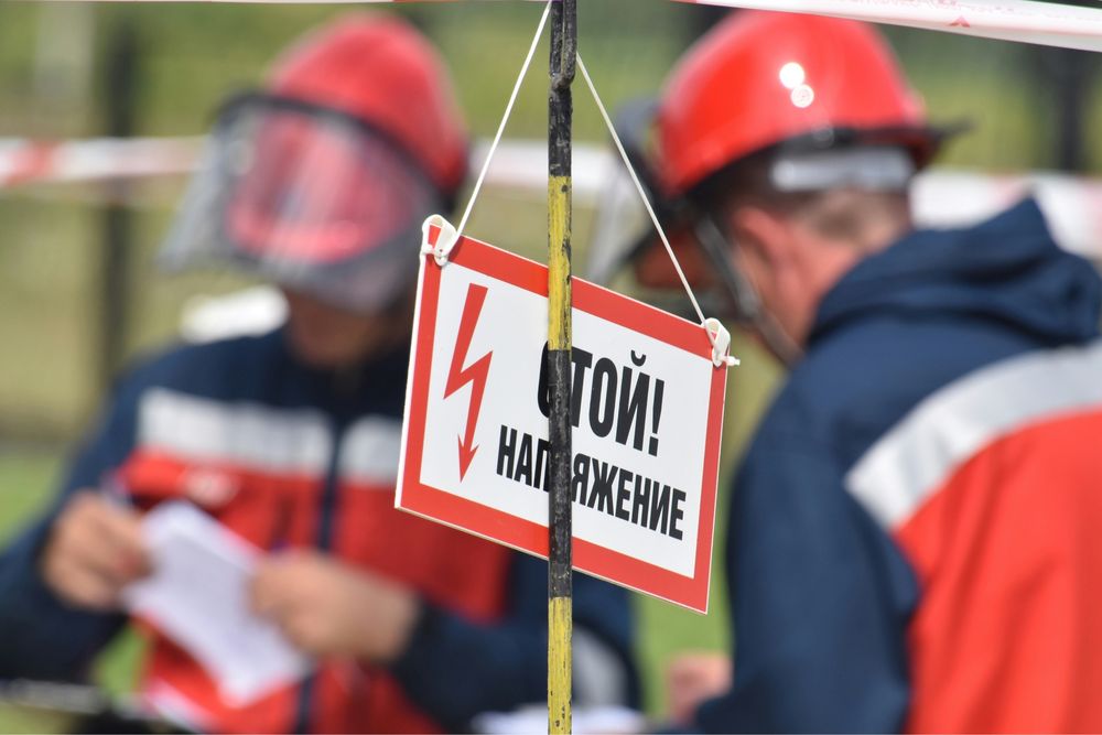 Промышленный электрик — муфты, шкафы, двигатели, опоры | Выезд