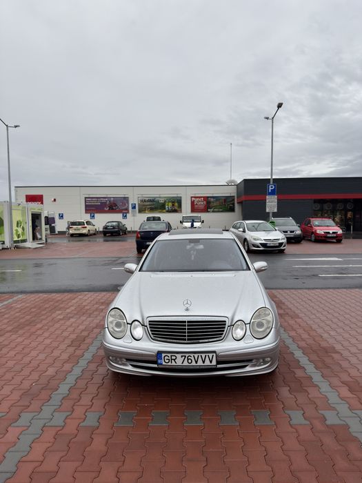 Mercedes-Benz W211 Avantgarde 2.2 CDI,150 CP,2003-Foarte întreținut