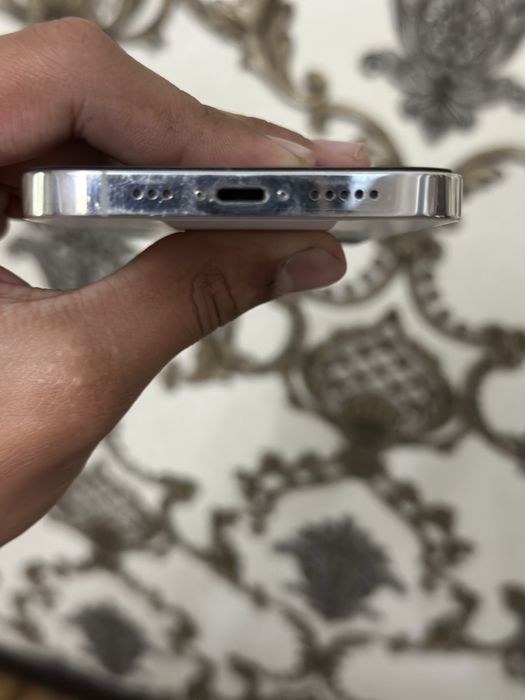 Iphone 12 pro oq 75 %