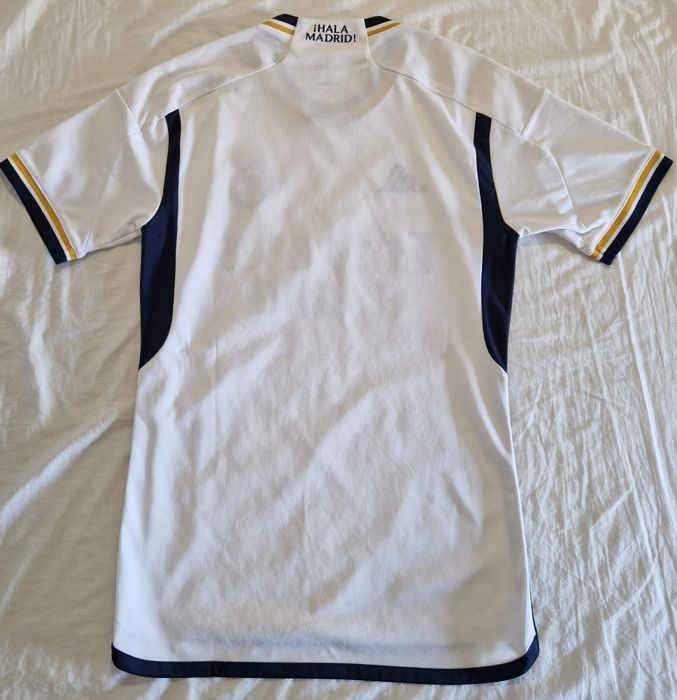 Vand 2 tricouri Real Madrid