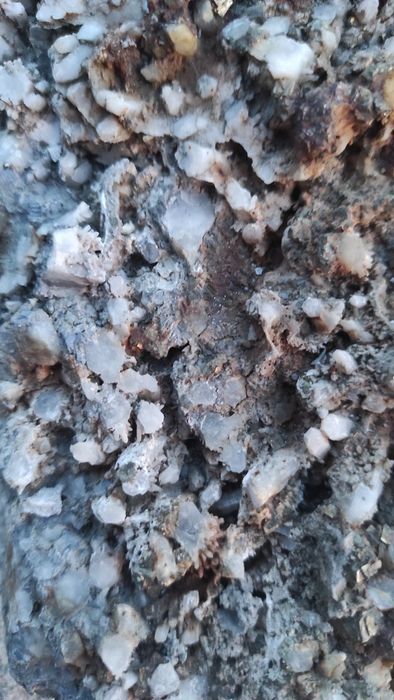 Минерал - Кристал - Кварц, Галенит, Халкопирит!

Размери 20х15х4,5см