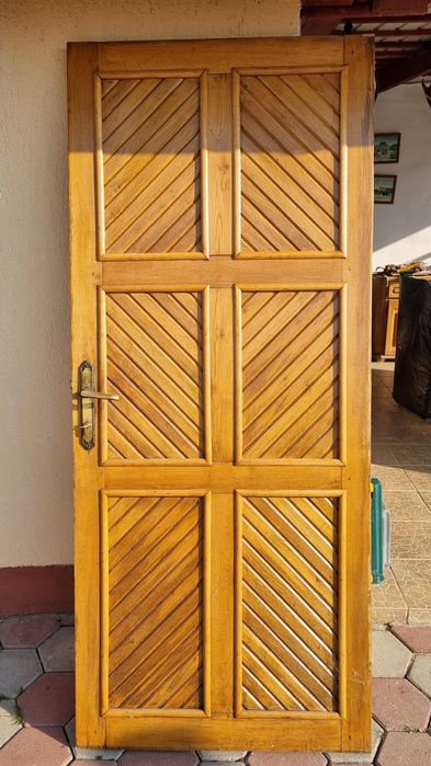 Usi de exterior din stejar