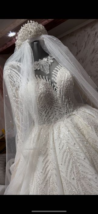 Уникална булченска рокля