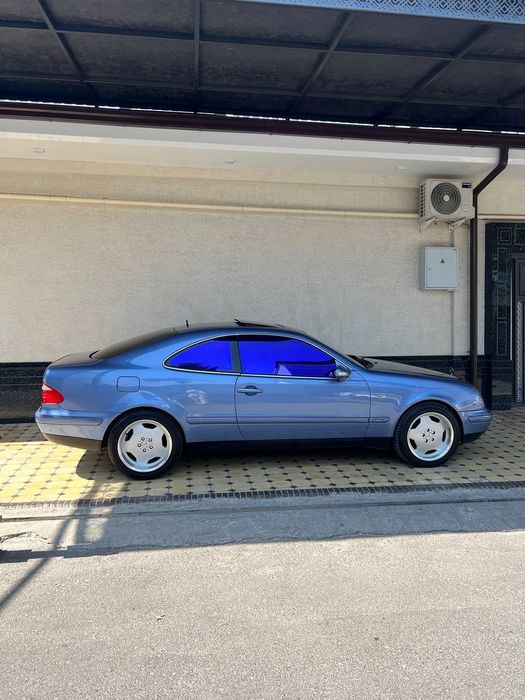 Mersedes e320 coupe