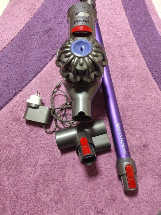Aspirator Dyson v7