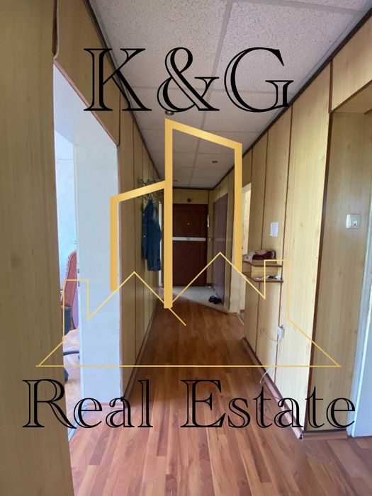 Продава се Четиристаен апартамент в Разград, Център - 99 кв.м за 1082 €/кв.м - Снимка #4