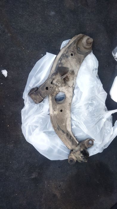 Мазда кронос рычаг