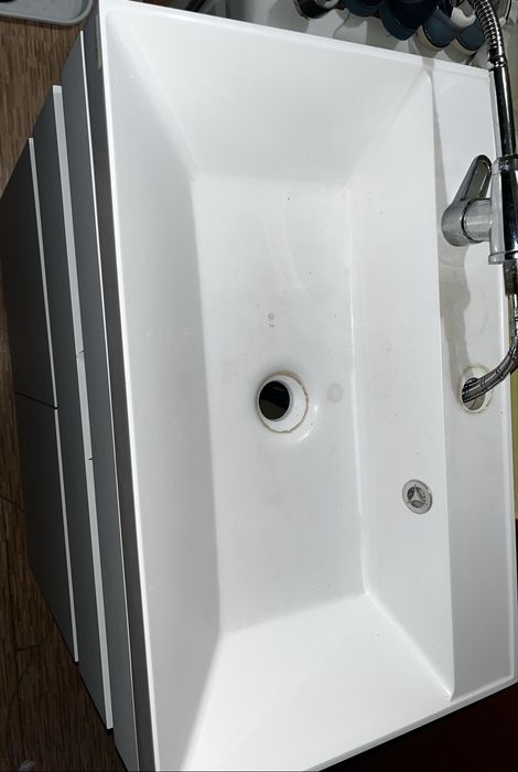 Раковина с тумбой