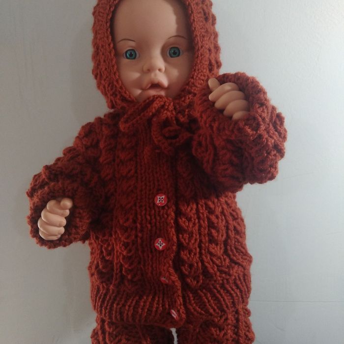 Продаю костюмчики