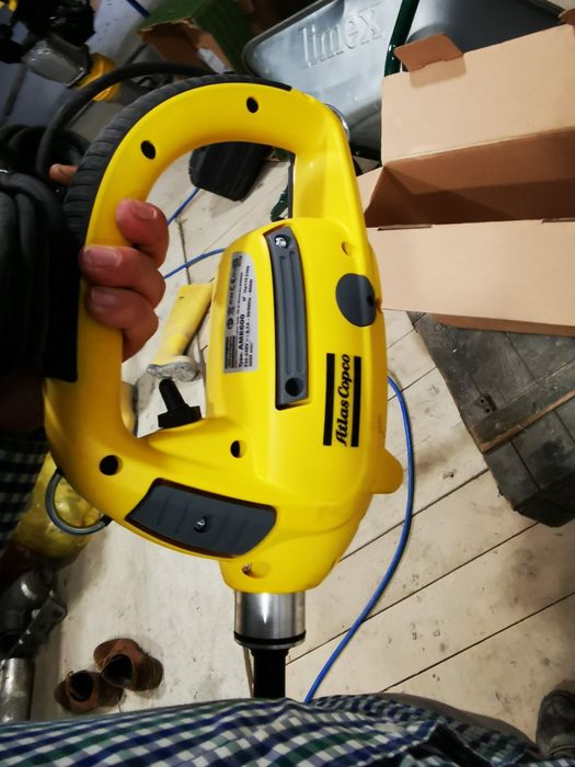 Vibrator beton Husqvarna AME 600 Atlas Copco vibrat