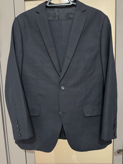 Костюмы в отличном состояние