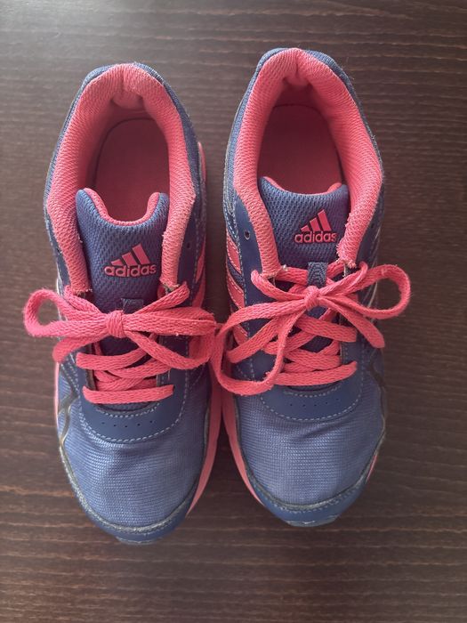 Adidas обувки за момиченце 34 номер