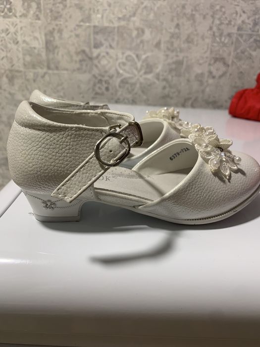 Детские туфли