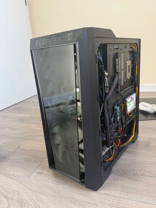 Гейминг компютър + MSI 144Hz монитор – готов за игра