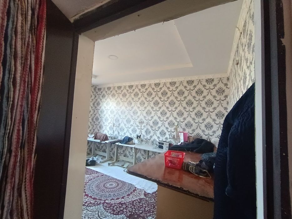 Srochna hovli uy sotiladi uzumbogda 6 sotix