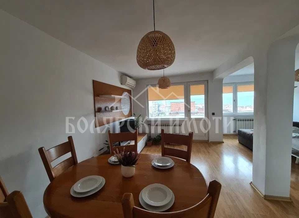 Дава се под наем Двустаен апартамент в Велико Търново, Център - 72 кв.м за 398.82 € - Снимка #1