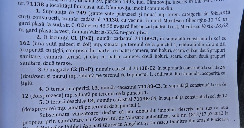 Casă de vânzare vecinatate centru oraș Pucioasa.