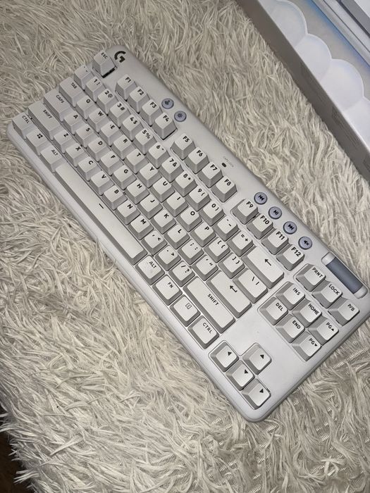G713 gaming keybord