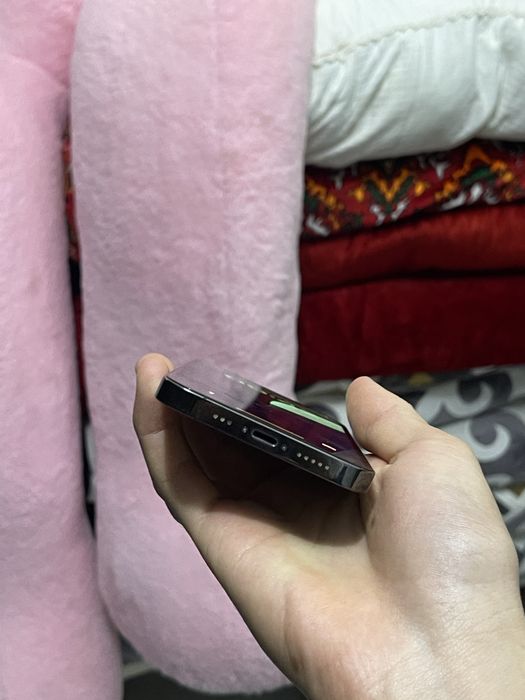 Айфон 12 про.